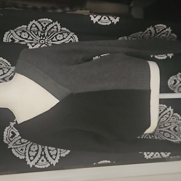 Design History Sweaters - Design History sweater